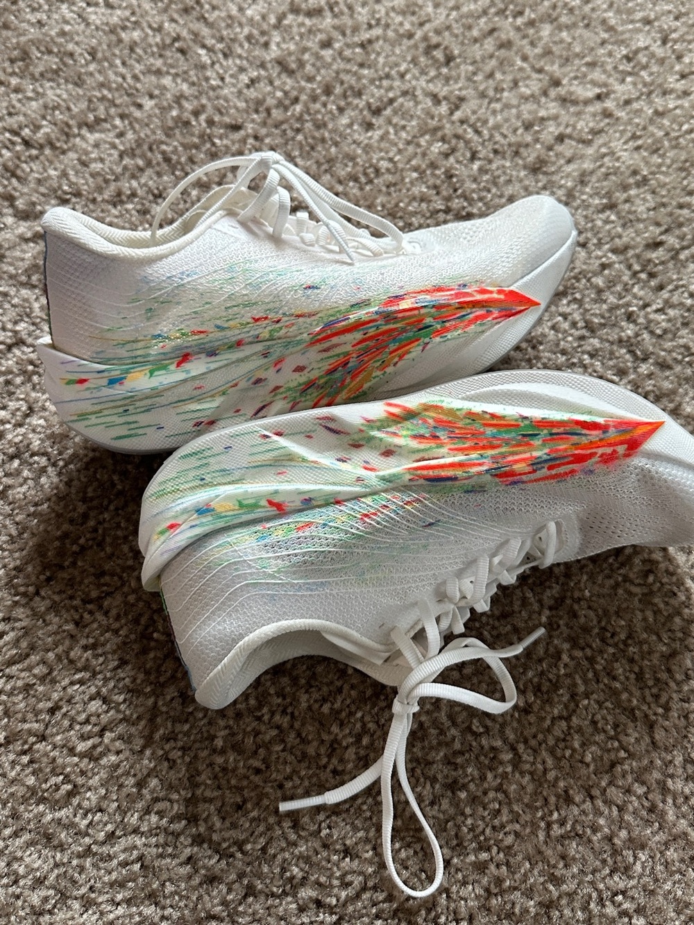 White Men’s Athletic Sneakers with Red and Green Feather Accent
